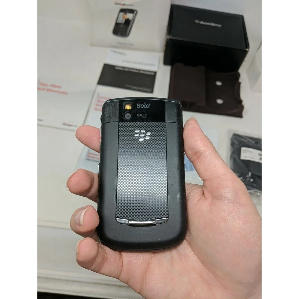 BlackBerry Bold 9650 3G Phone Bundle Verizon‎ in Original Box As Is Untested VTG